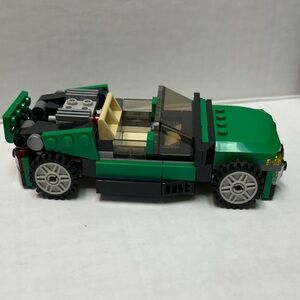 S.H.I.E.L.D. flying car from the LEGO Marvel Super Heroes